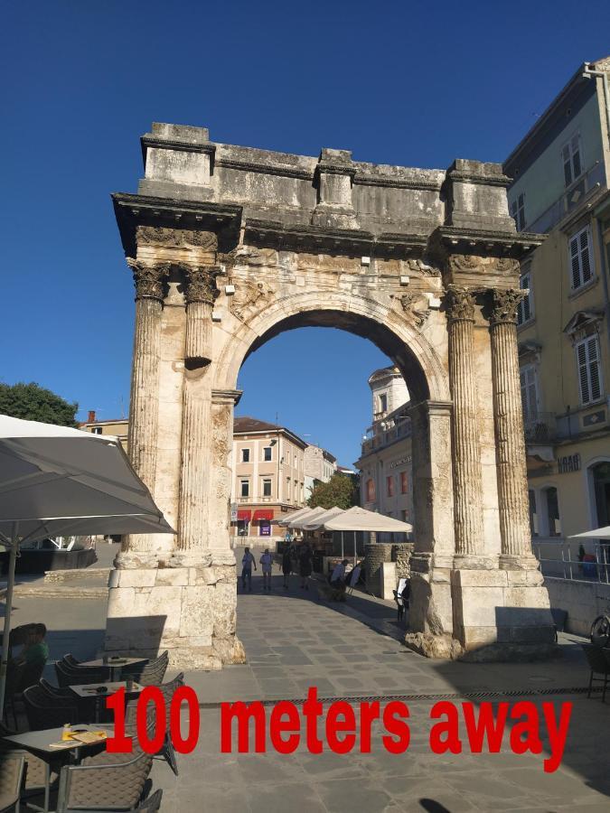 Roman Arch- Low Budget Doublebed Room In Top Center PUY Eksteriør bilde